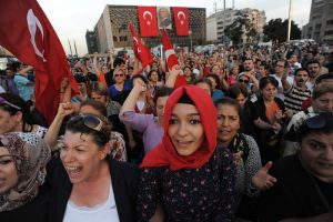 Taksim Sqaure protestors, 16 June, 2013. Source: Wikimedia